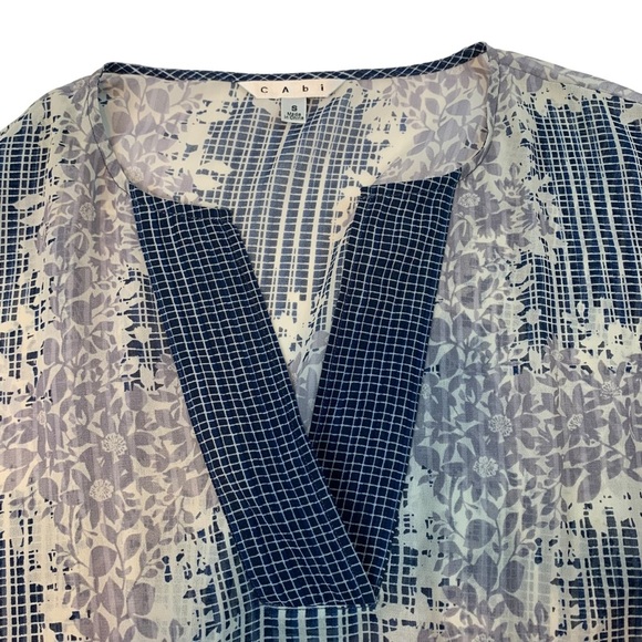 CAbi Womens V-Neck Pullover Blouse Flowers & Grid White Grey Blue Top - Picture 5 of 8